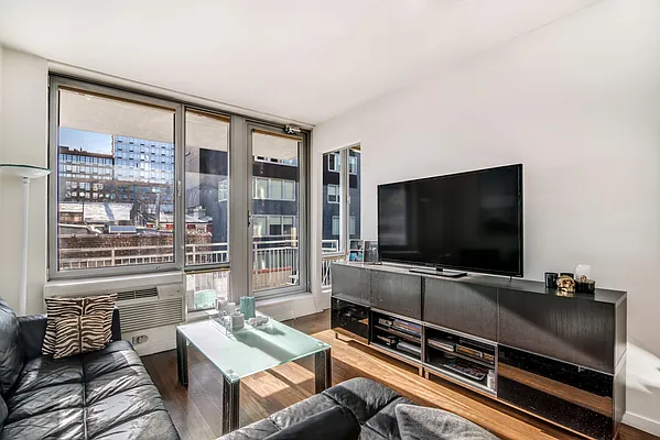 Sold by Compass | media 2