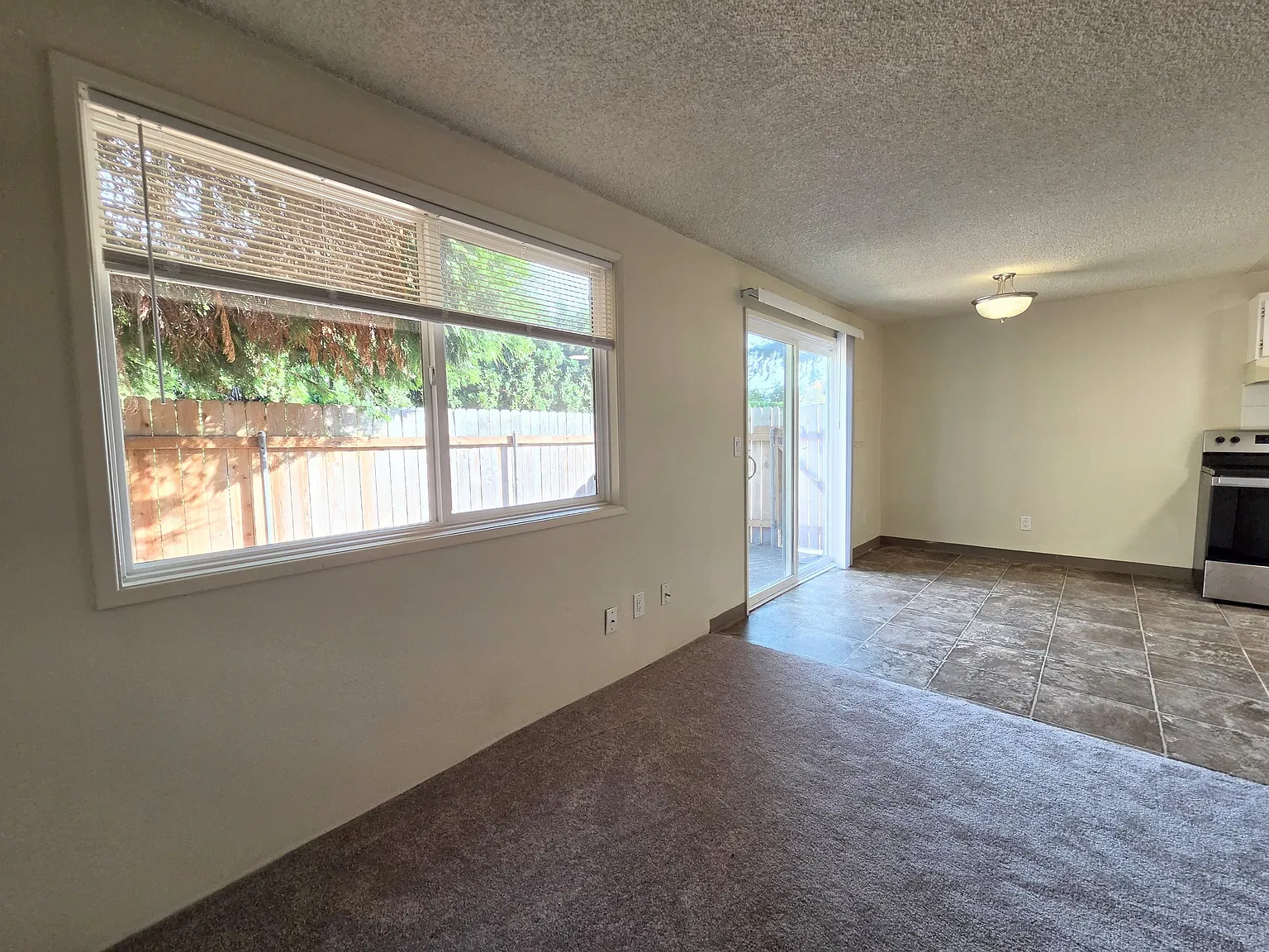 14625 NE Coast Pine Ct — Photo 4