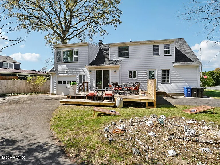 1850 Fernwood Rd — Photo 34