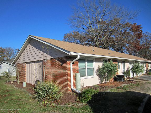 2nd image of 491D Dartmoor Ct #1004