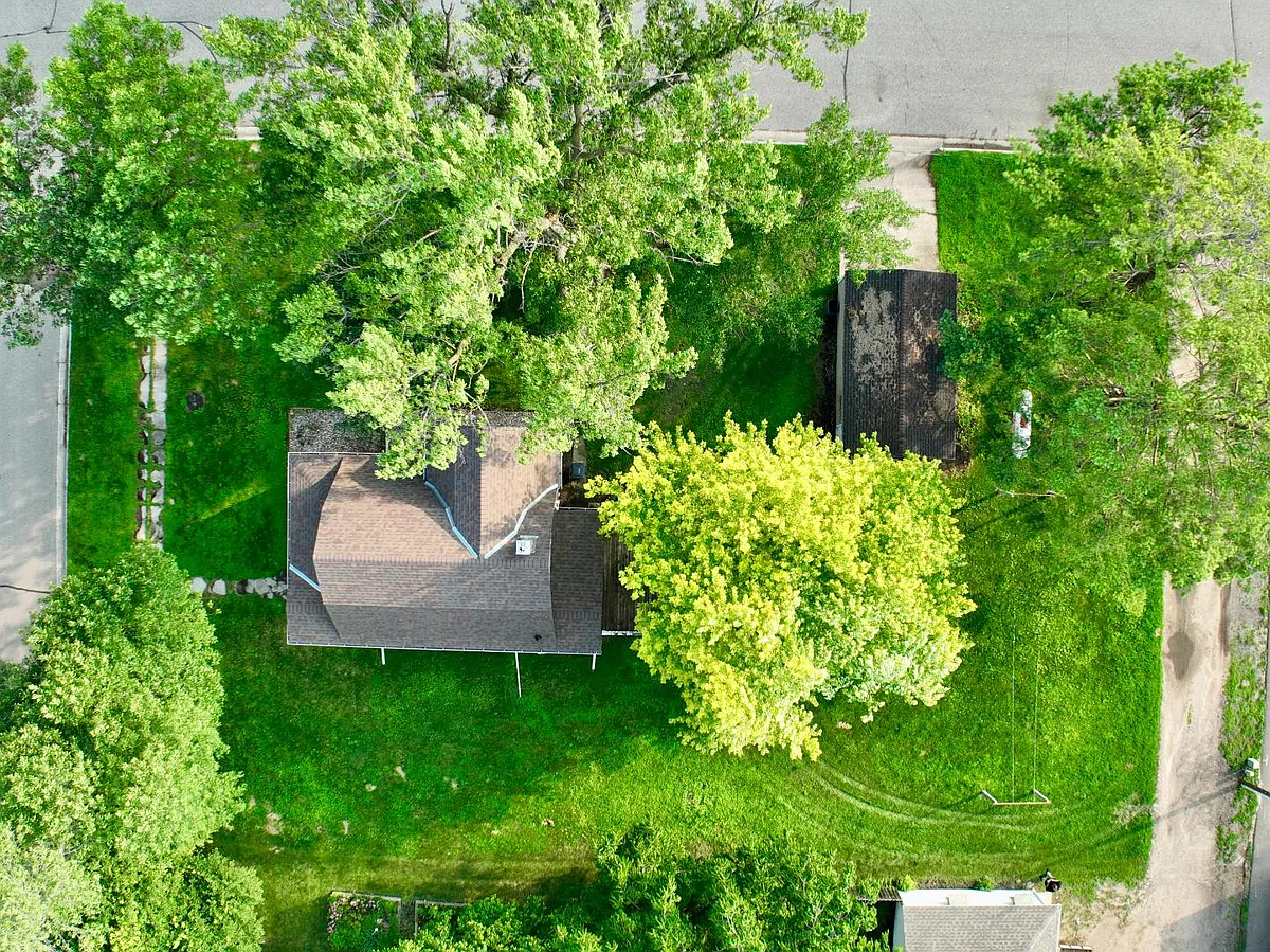Property Photo - 402 N 8th St