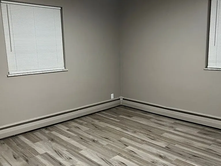 5907 Staughton Dr — Photo 27