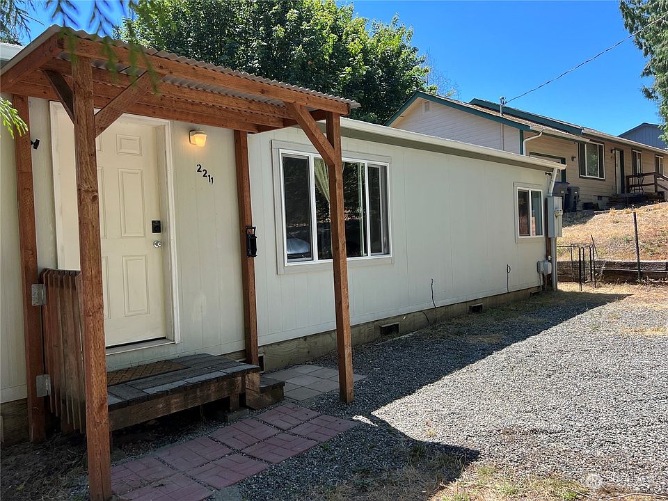 1st image of 2211 E Crestview Drive