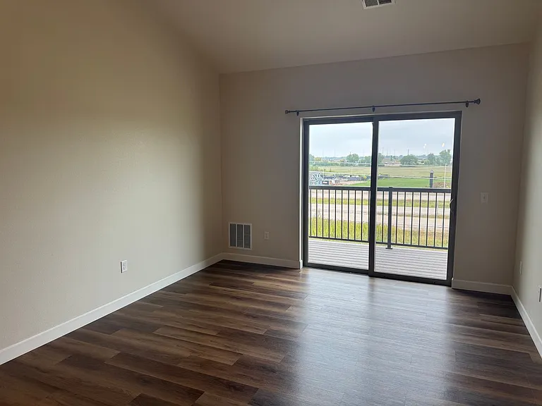 Red Earth Apartments- On Lake Butte Des Morts — Photo 23