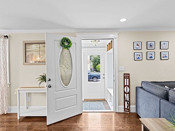 3rd image of 2 6th St