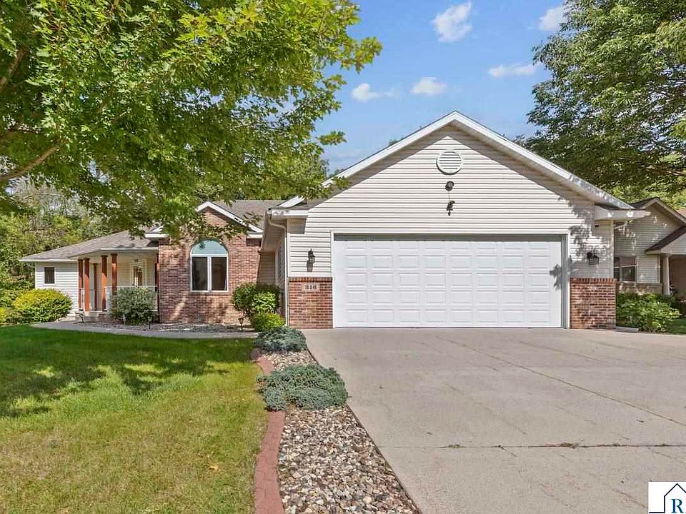1st image of 216 Southbrook Cir