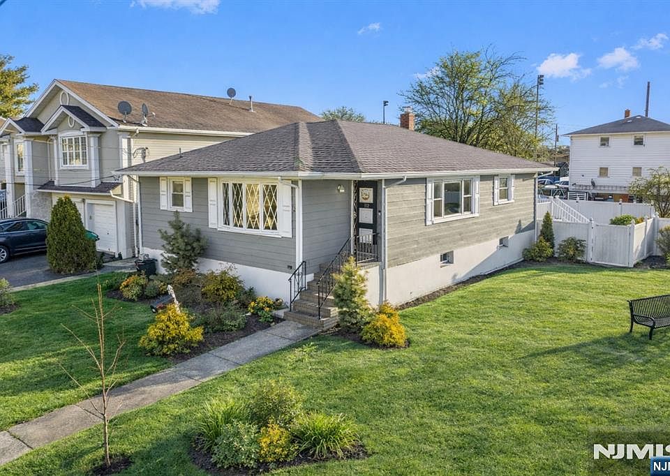 1st image of 112 Garibaldi Avenue