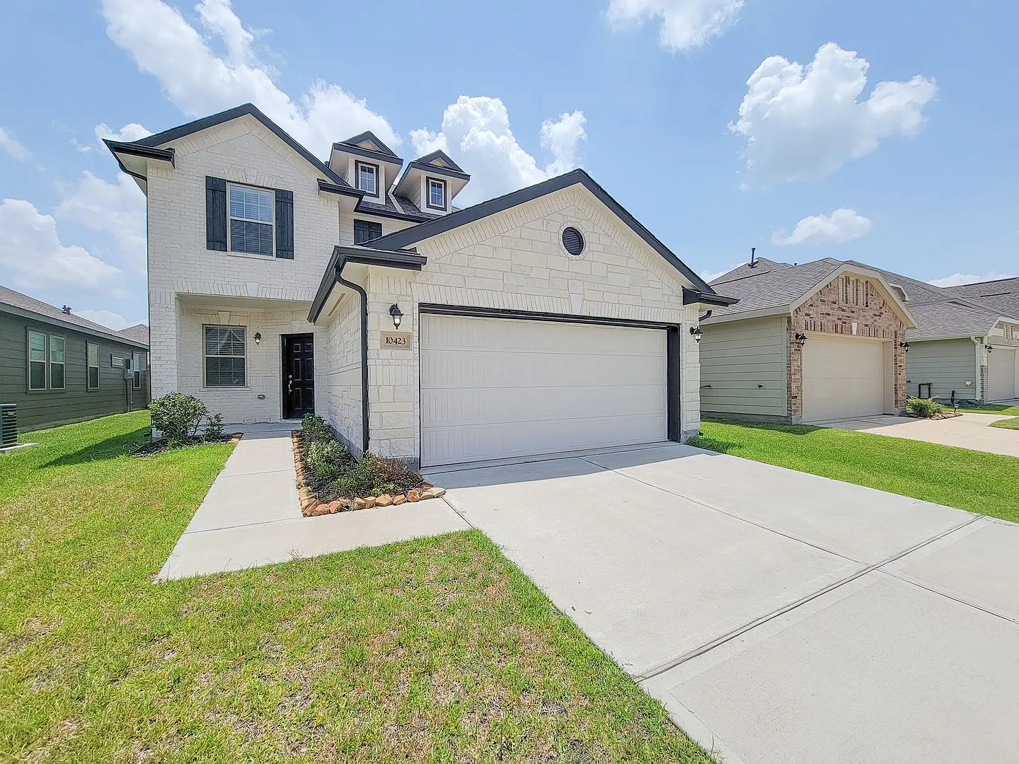 Welcome home to Willowpoint, a charming community in Tomball. This two-story Wilmington II home d... — Photo 2