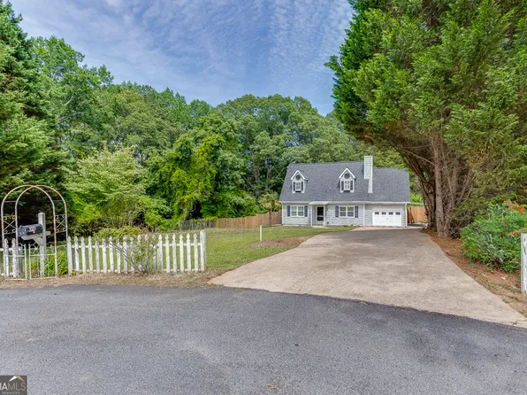 318 Meadow Ln, Auburn, GA 30011