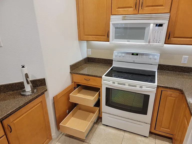 115 Majestic Bay Ave — Photo 15