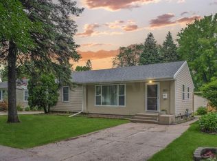 1822 11th Ave N, Grand Forks, ND 58203