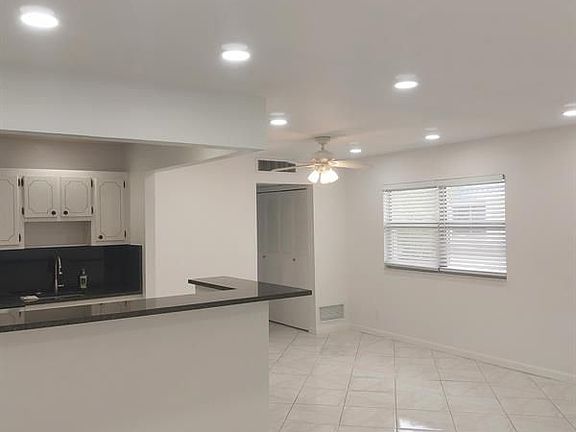 5th image of 243 Tuscany Ln #D