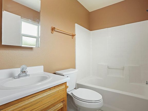 3rd image of 2939 Fairbury Ln
