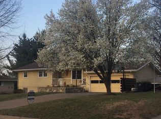 501 Parkview Dr, Wamego, KS 66547