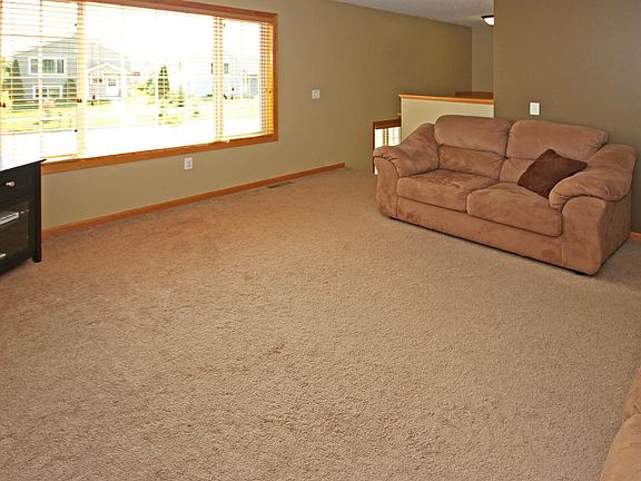 3rd image of 1010 Derek Dr