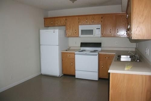 2nd image of 115 Mace Ln APT 101
