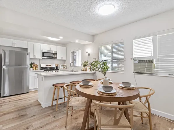 91-1050 Makaaloa St #11E, Ewa Beach, HI 96706