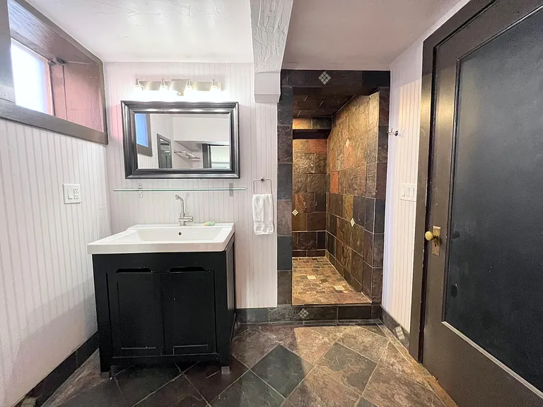 2520 Jefferson Ave — Photo 11