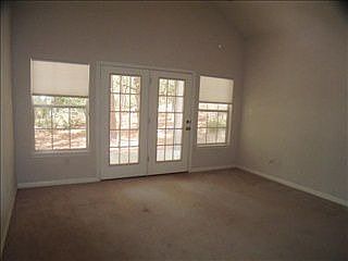 4th image of 126 Oak Shadows Dr