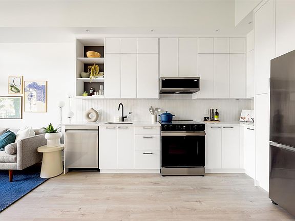 4th image of 1075 Tillicum Rd #201