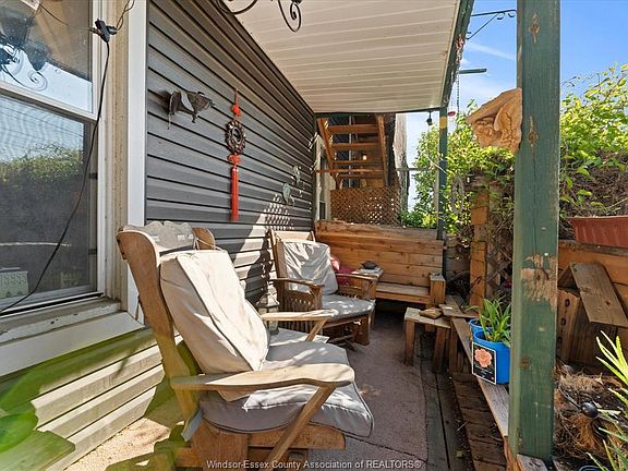 5th image of 552 Parent Ave