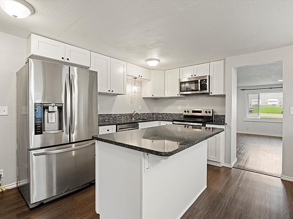 2nd image of 1922 Highland Dr
