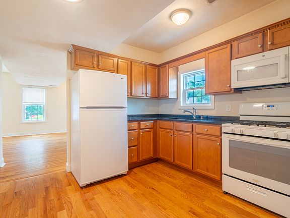 2nd image of 63-65 Cedar St #2