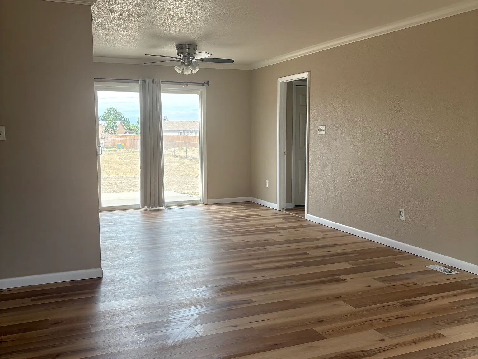 662 S Cameo Ct — Photo 3