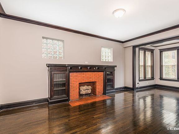 4th image of 635 E 50th Pl APT 2