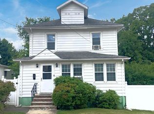 8 Elmwood Pl, North Brunswick, NJ 08902