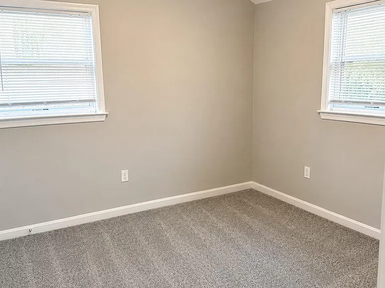 4631 Dowell Ln — Photo 11