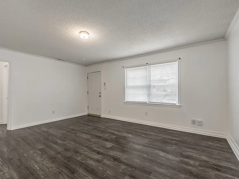 7917 Park Ave — Photo 17