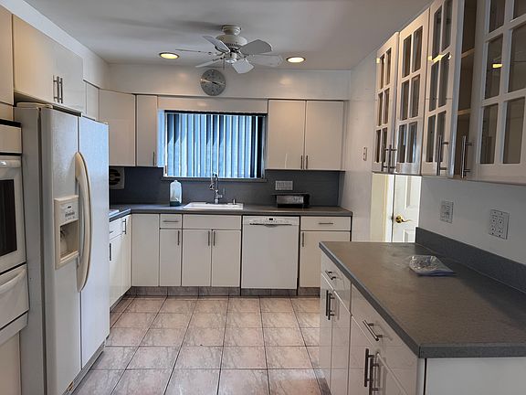 2nd image of 179 Eltingville Blvd Floor 1