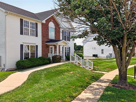 3rd image of 10 Homefield Gardens Dr #17N