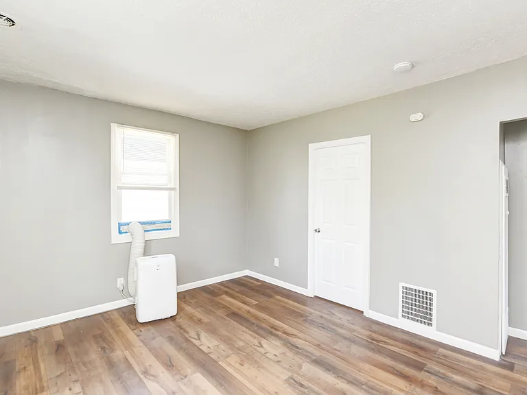 366 Wrexham Ave #366-1-2 — Photo 15