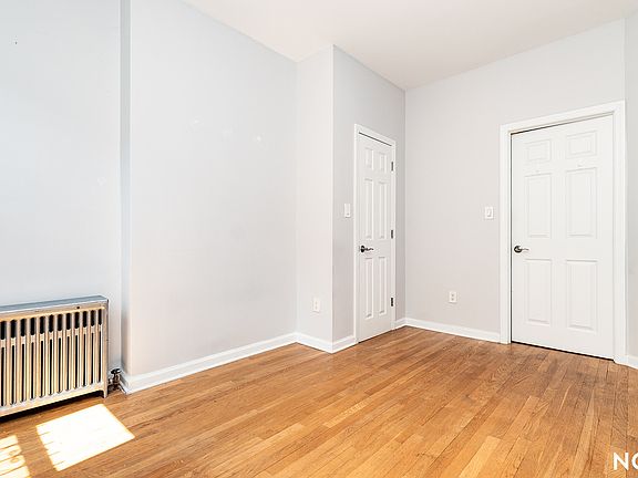 3rd image of 183 Jefferson St APT 1R