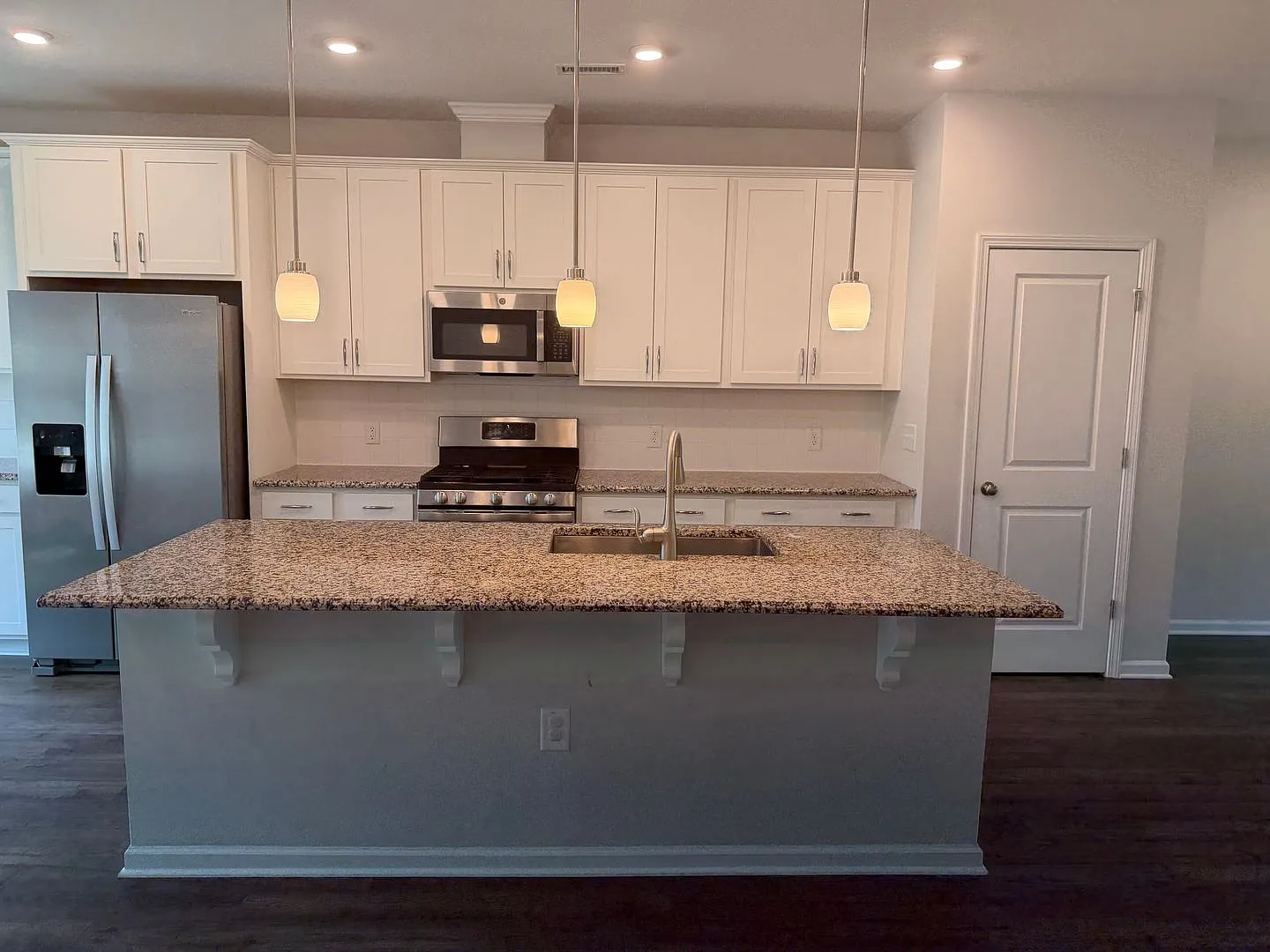 4br 3 bath townhouse in Durham NC — Photo 4
