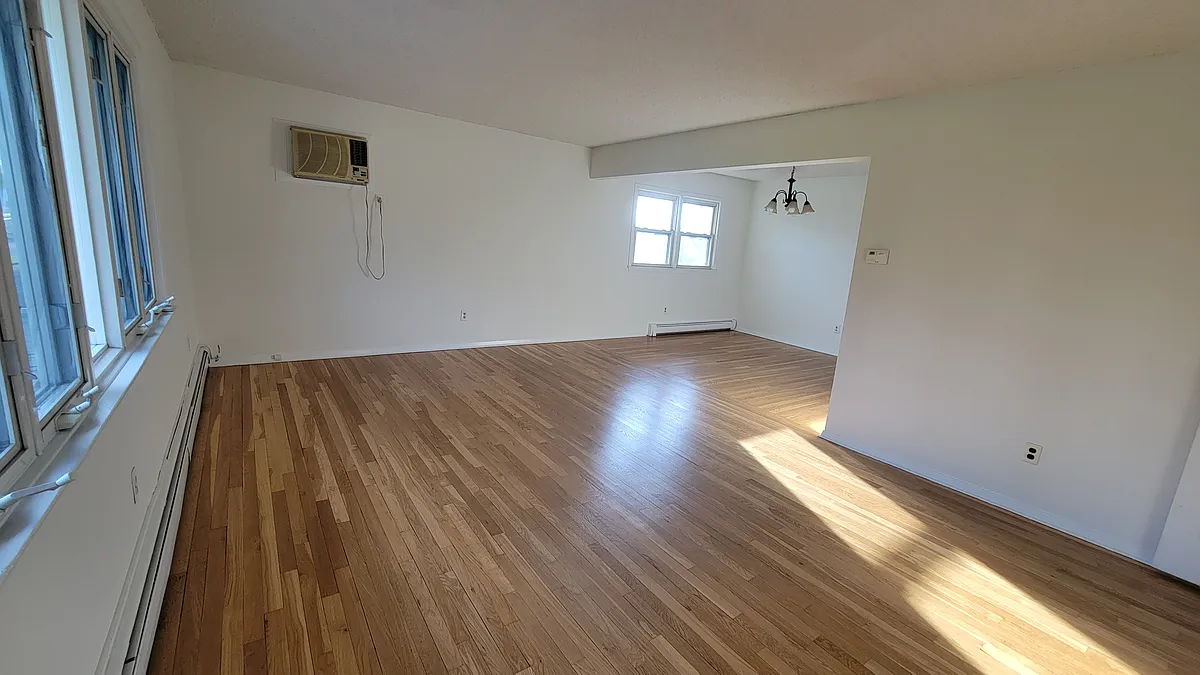 Building Photo - 337 Outwater Ln #2