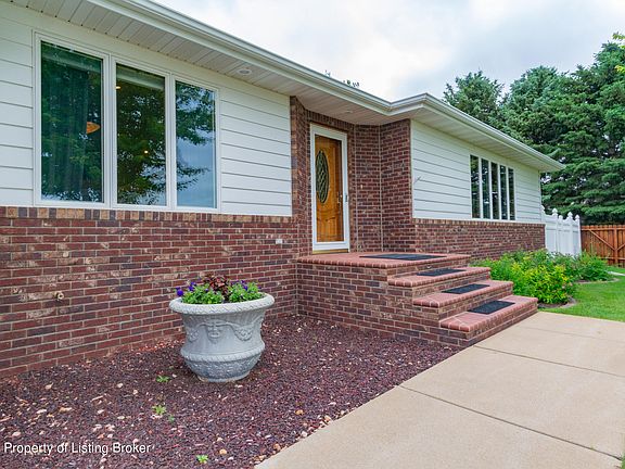 2nd image of 1772 Prairie Oak Dr