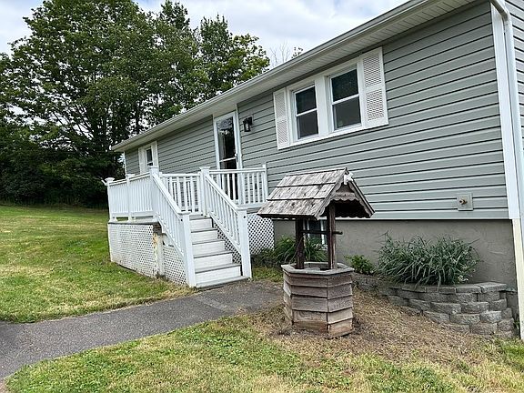 3rd image of 2272 Bradley Creek Rd