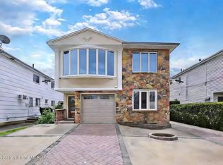 176 Slater Blvd, Staten Island, NY 10305