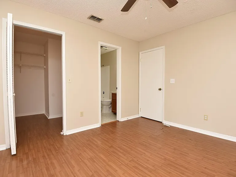 5462 Bracken Ct — Photo 14