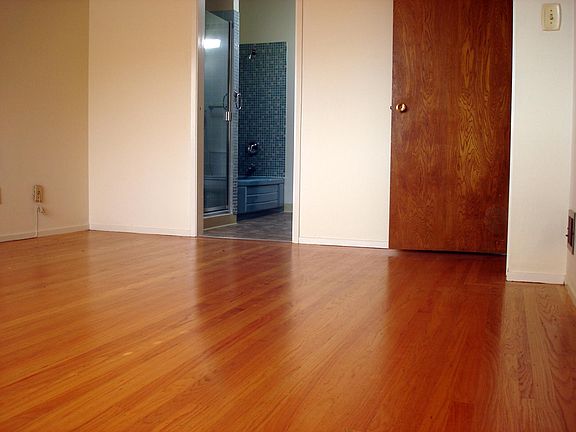 4th image of 623 Foerster St
