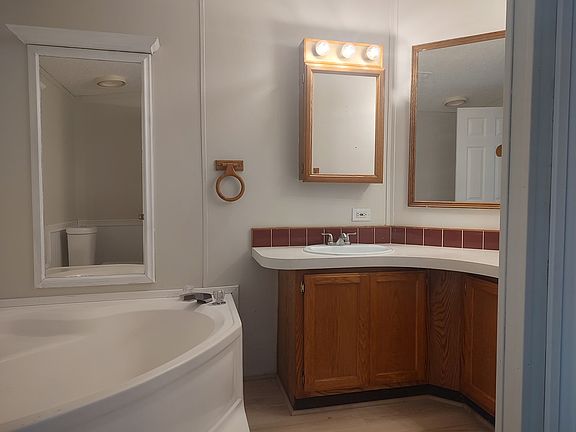5th image of 1125 Nicolson St #243