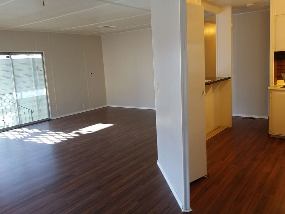 Living Room/Kitchen