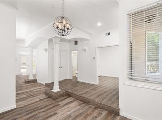 4040 Avondale Ave APT 403, Dallas, TX 75219