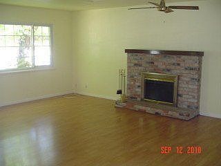 4th image of 1 Burnette Ct