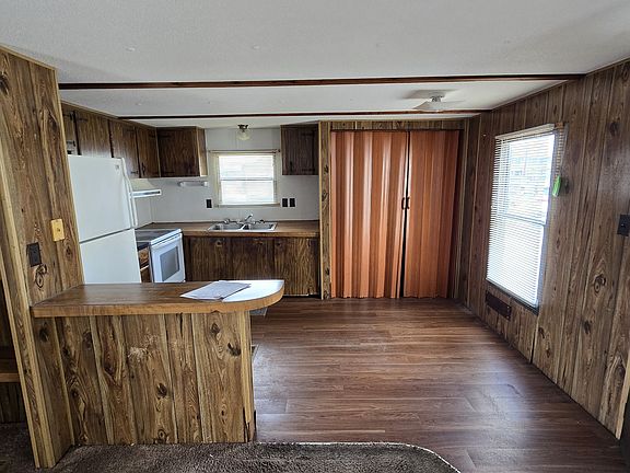 3rd image of 104 Nunn St