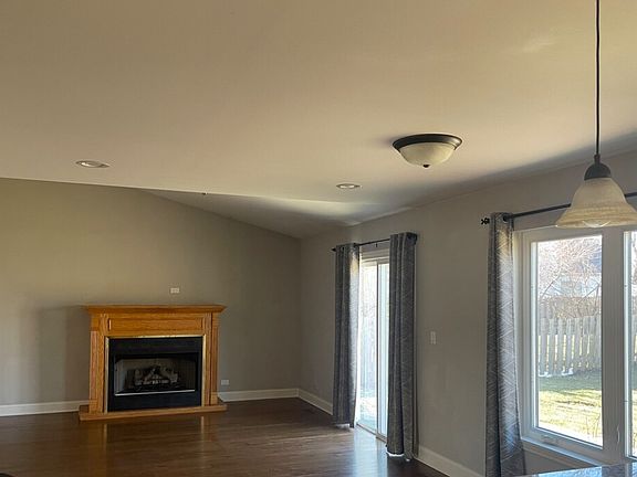3rd image of 836 Benridge Ct