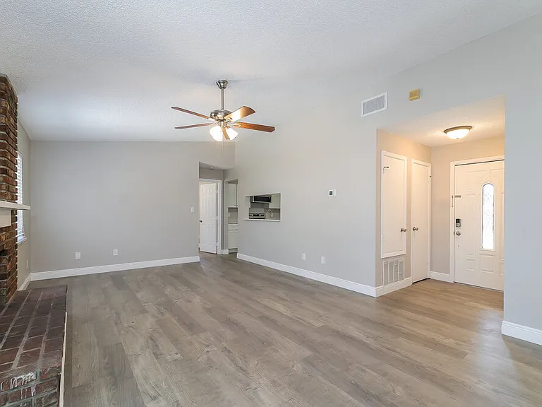 7064 Harbor Point Blvd — Photo 3